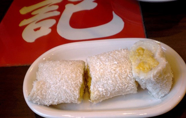durian in sticky rice roll