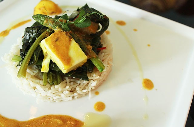 saha indian restaurant Stir Fried Tofu and Asparagus with Cumin and Turmeric 