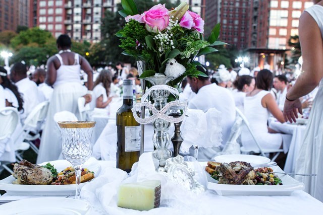 Le Diner en Blanc, an all-white event