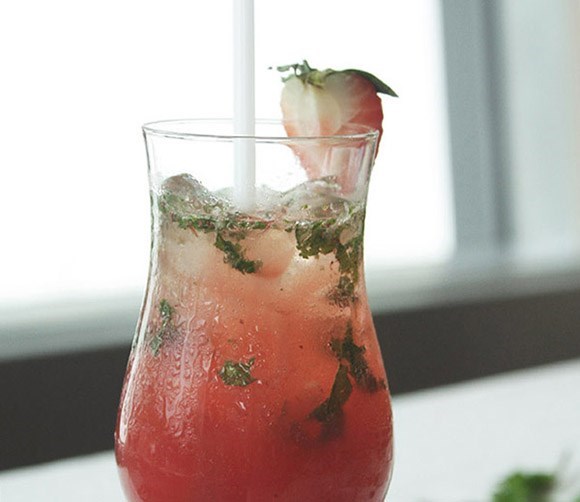 white muscato mocktail