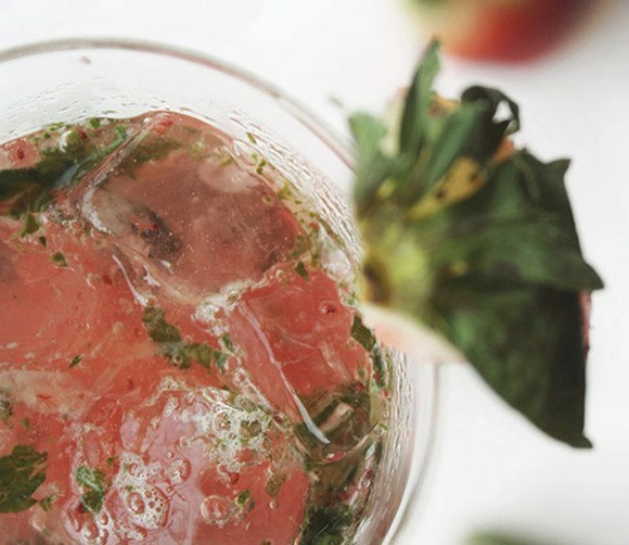 white muscato mocktail